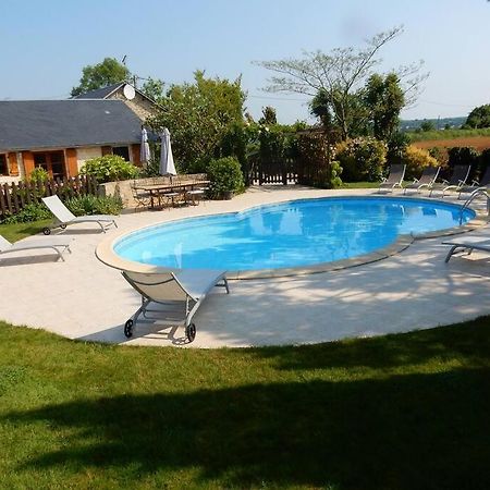 3 Self-Contained Gites With Pool And Games Room Saint-Georges-de-Noisné Екстериор снимка