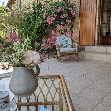 3 Self-Contained Gites With Pool And Games Room Saint-Georges-de-Noisné Екстериор снимка