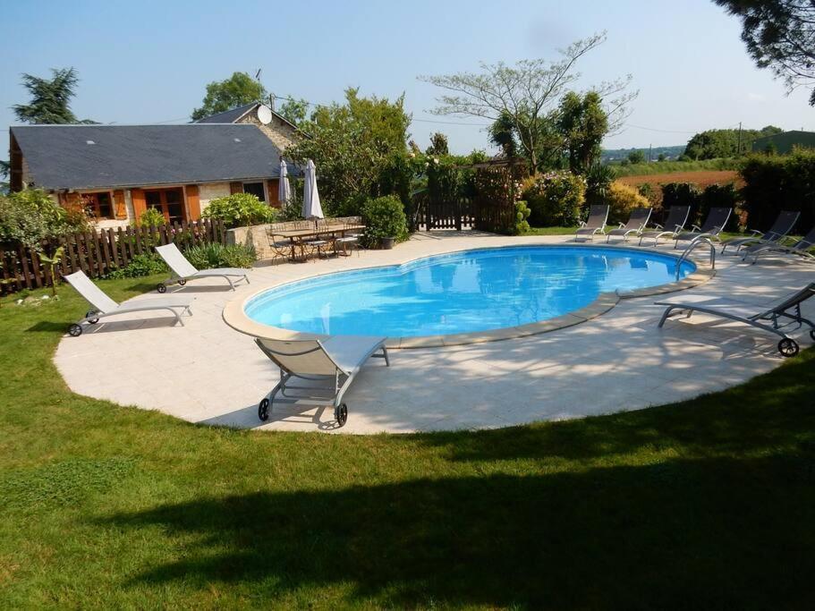 3 Self-Contained Gites With Pool And Games Room Saint-Georges-de-Noisné Екстериор снимка