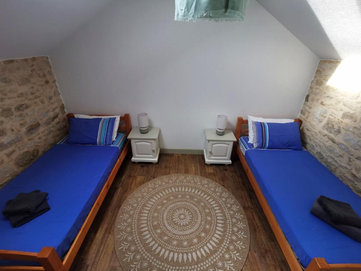 3 Self-Contained Gites With Pool And Games Room Saint-Georges-de-Noisné Екстериор снимка