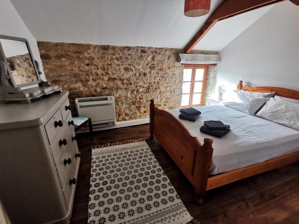 3 Self-Contained Gites With Pool And Games Room Saint-Georges-de-Noisné Екстериор снимка