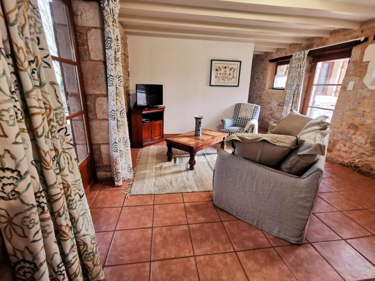 3 Self-Contained Gites With Pool And Games Room Saint-Georges-de-Noisné Екстериор снимка