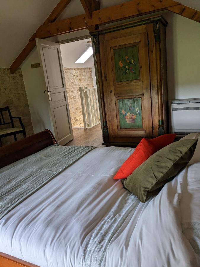 3 Self-Contained Gites With Pool And Games Room Saint-Georges-de-Noisné Екстериор снимка