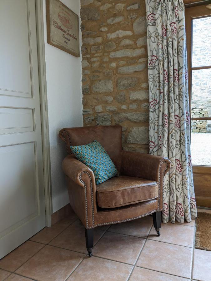 3 Self-Contained Gites With Pool And Games Room Saint-Georges-de-Noisné Екстериор снимка