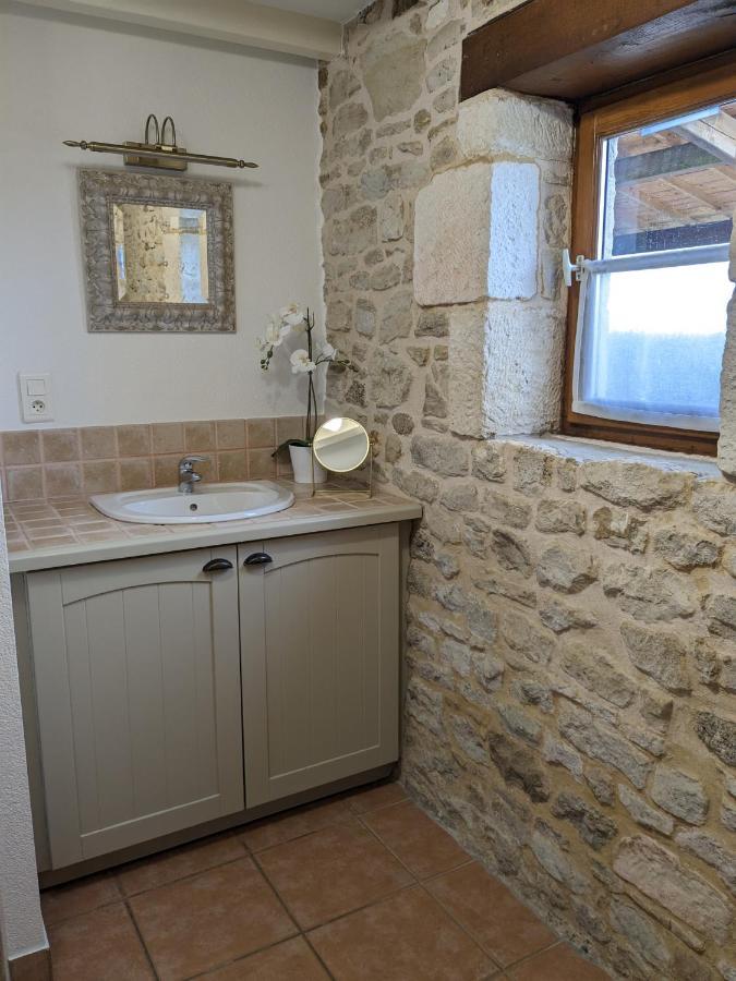3 Self-Contained Gites With Pool And Games Room Saint-Georges-de-Noisné Екстериор снимка